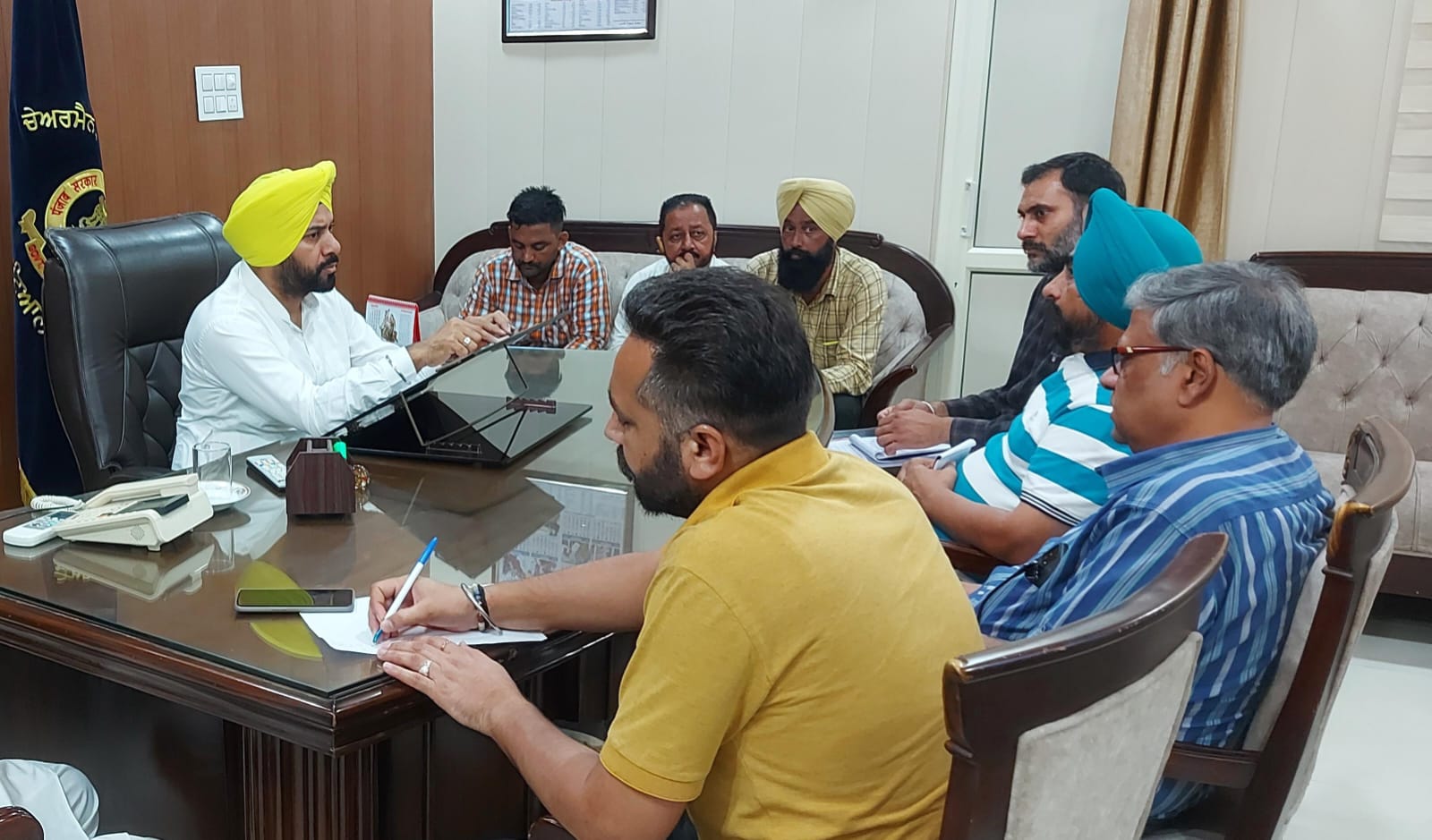 जस्सी सोहियांवाला द्वारा वन विभाग (वन्यजीव) के अधिकारियों के साथ बैठक